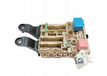 SKRZYNKA BEZPIECZNIKÓW 82730-05720 3085-12K27 1.6B 131KM Toyota Avensis III