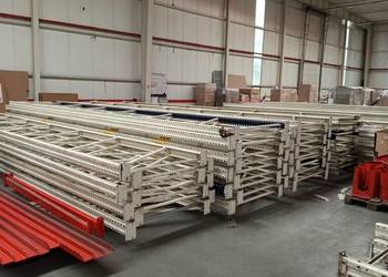 Regały wjezdne drive in do magazynowania jednorodnego mecalux h800cm hala