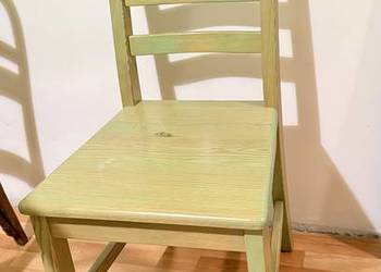 Krzesło drewniane, lite drewno, kolor jasno zielony 2 sztuki