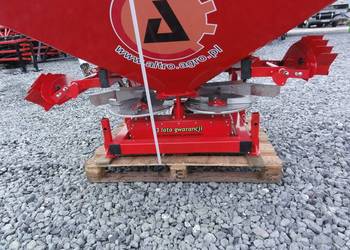 Rozsiewacz nawozu z siewem granicznym 600l, 800l, 1200l