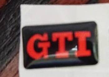 NOWY mały emblemat GTI znaczek klejany