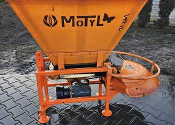 Rozsiewacz nawozów wapna soli motyl