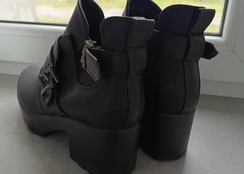 Buty wiosenne damskie na koturnie