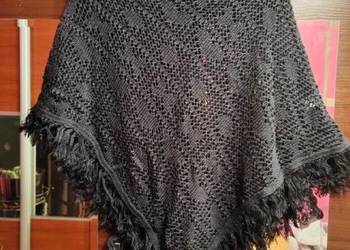 Chusta z haftem i z frędzlami