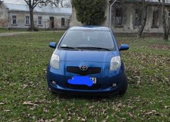 Toyota 1,3 benzyna, klimatyzacja.