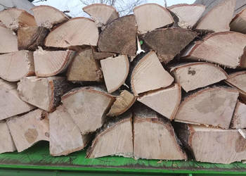 Drewno do kominka i pieca z dostawą Łódź