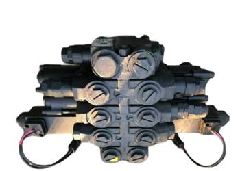 JCB 332/W3572 3-sekcyjny rozdzielacz hydrauliczny do JCB 1CX