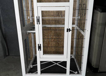 Syndyk sprzeda wolierę dla ptaków