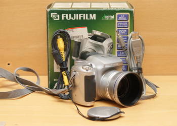 Aparat Fujifilm FinePix  S 3000 / SPRAWNY