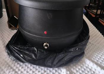 Kociołek elektryczny pojemności 10 litrów.