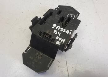 Passat B4 kombi WKŁAD TYLNEJ LAMPY Lewy tył kierowcy 3A9945257