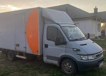 kontener aluminiowy ze świetlikiem 450x220x220