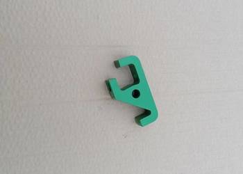 Uchwyt mocujący sita John Deere 2054, 2056, 2058, 2064, 2066, 2256, 2258, 2