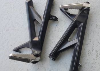 Suzuki gsx 8 R S podnóżek set prawy lewy pasażera