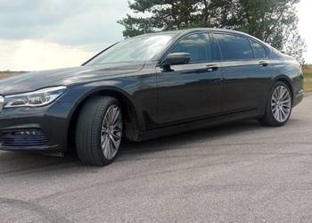 BMW Seria 7 750Li xDrive 450KM