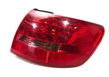 LAMPA PRAWY TYŁ AUDI A6 C6 89037056 Kombi 04-11 ŚWIATŁO TYLNA, PRAWA