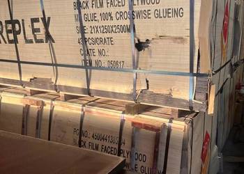 Sklejka szalunkowa Nowa czarna chińska topola Płyta szalunkowa