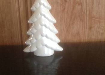 Nowa choinka - figurka ceramiczna.
