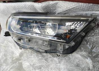 RAV4 V Lampa prawa przednia reflektor LED