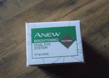 Podwójny system rozjaśniający okolice oczu z Protinolem Avon