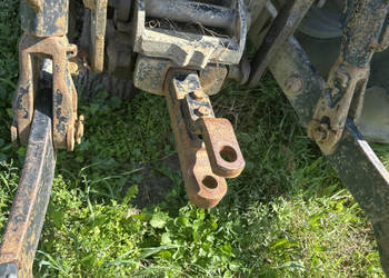 Zaczep polowy Hitch Massey Ferguson claas