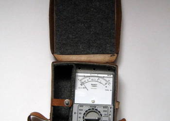 Miernik uniwersalny UM 207