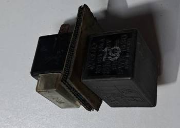 Przekaźnik świateł przeciwmgłowych VW Passat B2 Golf I, II Audi  321955531A