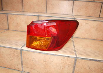 Lexus is lampa prawa w błotnik tył  2005 - 2009r (europa)