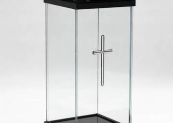 Znicz LED szklany 27 cm – czarny lampion nagrobny z motywem krzyża