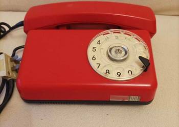 Telefon stacjonarny Tulipan z czasów PRL