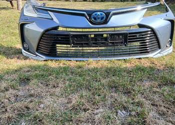 Kompletny zderzak corolla e21