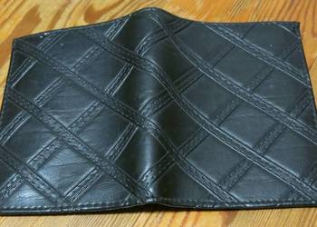 Portfelik czarny, ze sztucznej skóry, 19x12,5 cm