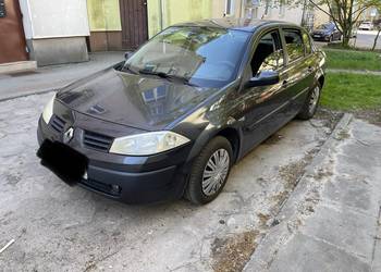 Oferuję na sprzedaż renówke z 2006 roku z przebiegiem 139 000