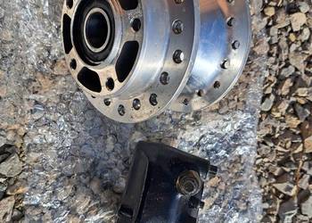 Harley Davidson Sportster Dyna piasta zacisk przod