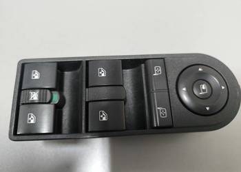 Przełącznik szyb Opel Zafira B