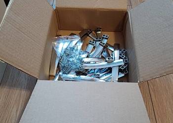 Uchwyty meblowe metalowe 26 sztuk plus śruby 52 sztuki