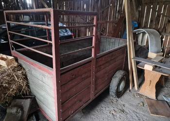 Dwukółka przyczepka rolnicza do przewozu zwierząt