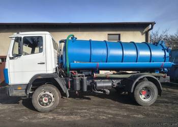 Mercedes asenizacyjny beczka