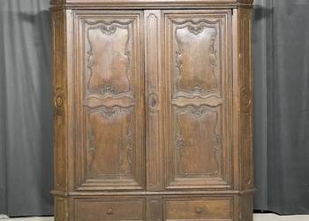 Antyczna rzeźbiona szafa z litego drewna DO RENOWACJI