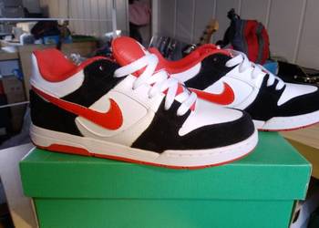 Nike buty uniseks sportowe rozmiar 38 model Twilight jr . skóra