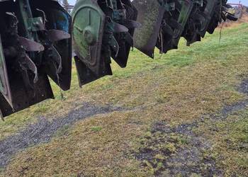 Glebogryzarka międzyrzedowa do truskawek i innych