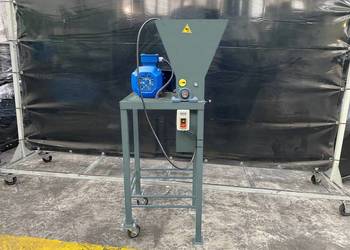 Łuparka do orzechów GRK-200 | 1,1 kW | 230 V | do 200 kg/h OKAZJA