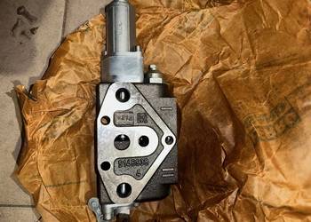 84285895 5146538 Zawór Farmall T4. T5. CASE New Holland Nowy oryginał CNH