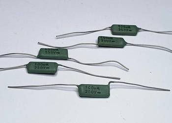 Kondensator 100nF 250V MKSE-018-01 Unitra MIFLEX