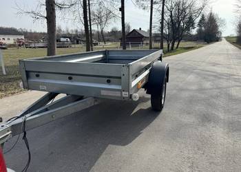 Przyczepka samochodowa