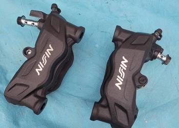 Suzuki GSX 8 R S ZACISK ZACISKI HAMULCOWE PRZÓD NISSIN