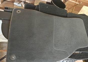 Audi A6 C6 Dywaniki ,alufelga nowa ,roleta bagaznika i roleta siatkowa.