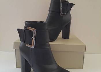 Czarne botki na słupku roz.36