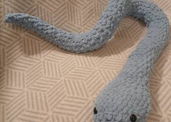 Pluszowy wąż na szydełku