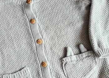 Sweter dziewczęcy turkusowy rozpinany z kieszeniami 92